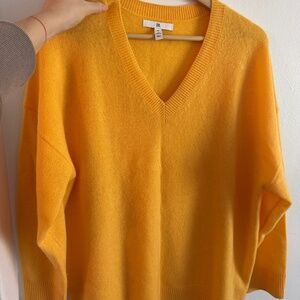 Banana Republic Caro Lightweight Cashmere V-Neck Sweater